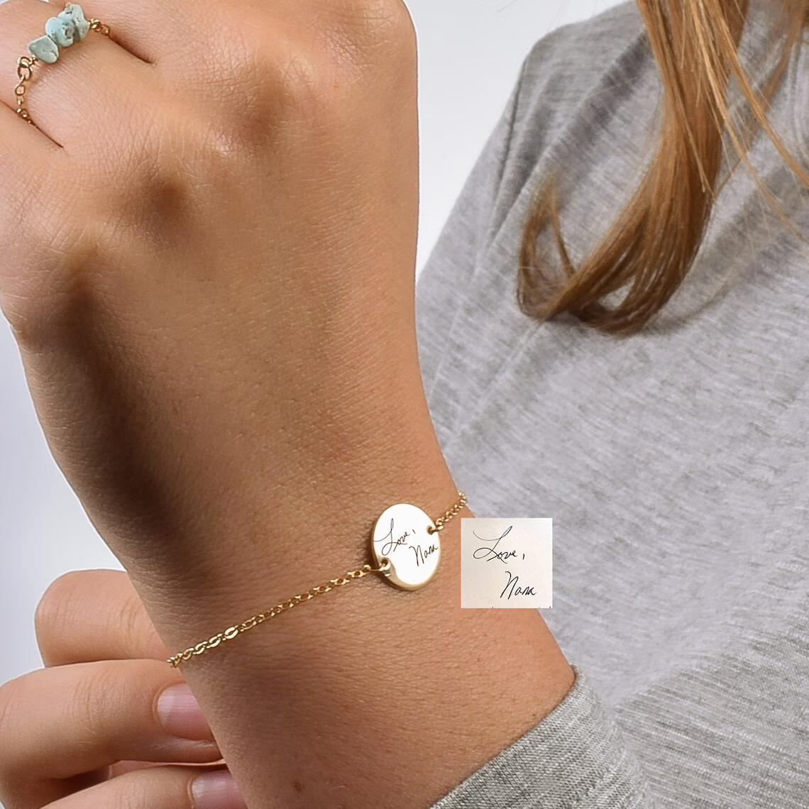 **Bracelet Personnalisé avec Écriture Manuscrite | Gravure Signature, Dessin d’Enfant ou Message Unique – Cadeau Souvenir Inoubliable par LDXdesign07**