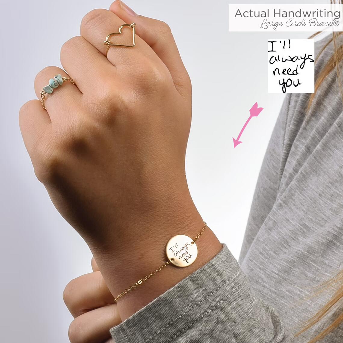 **Bracelet Personnalisé avec Écriture Manuscrite | Gravure Signature, Dessin d’Enfant ou Message Unique – Cadeau Souvenir Inoubliable par LDXdesign07**